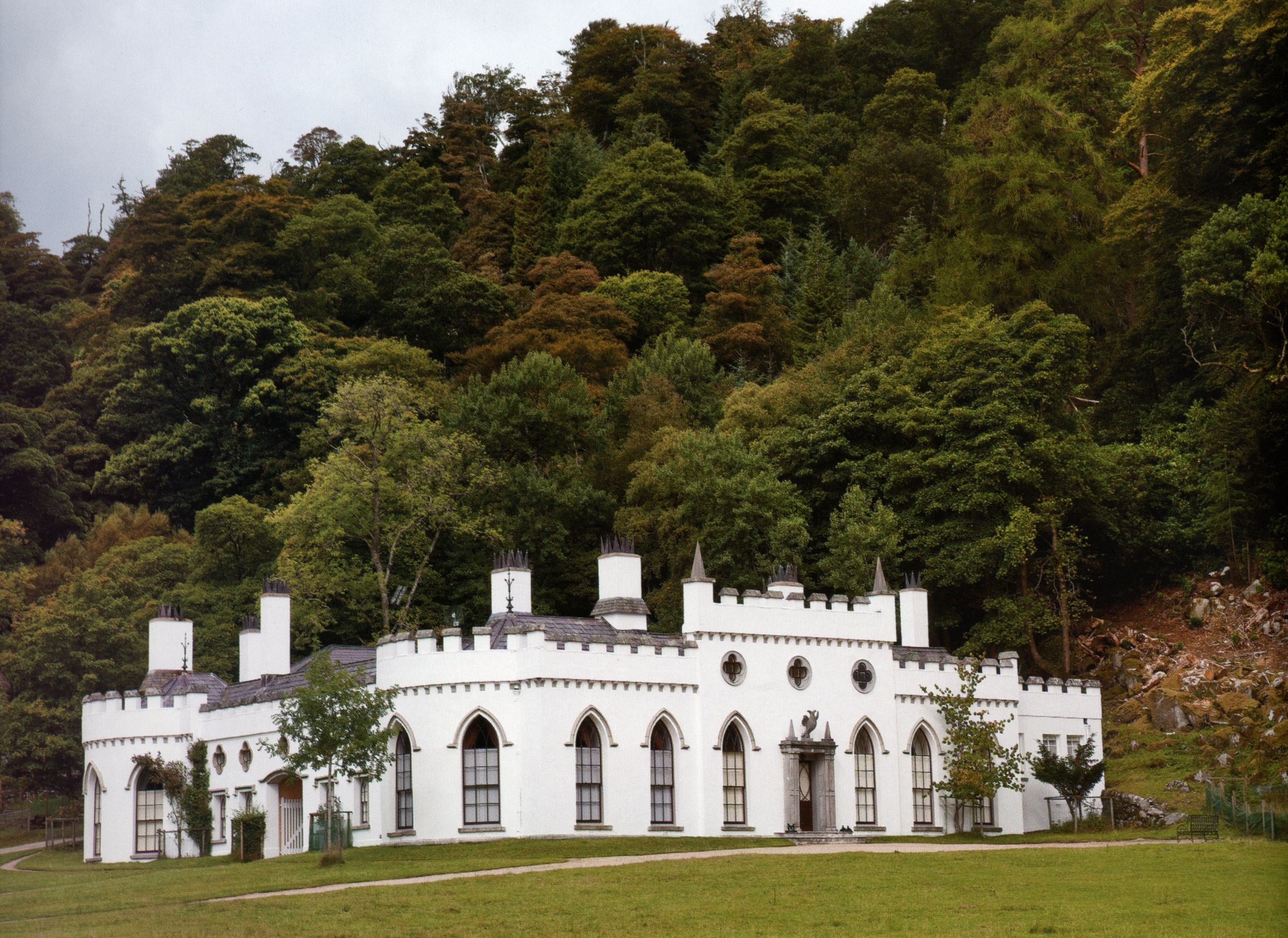 SUNDAY AT LUGGALA - Mark D. Sikes: Chic People, Glamorous Places ...